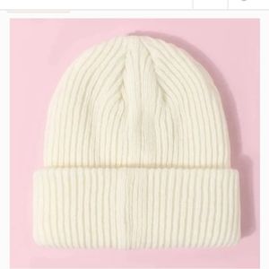 COPY - Ribbed Snap button Beanie   One size. Ivory color
